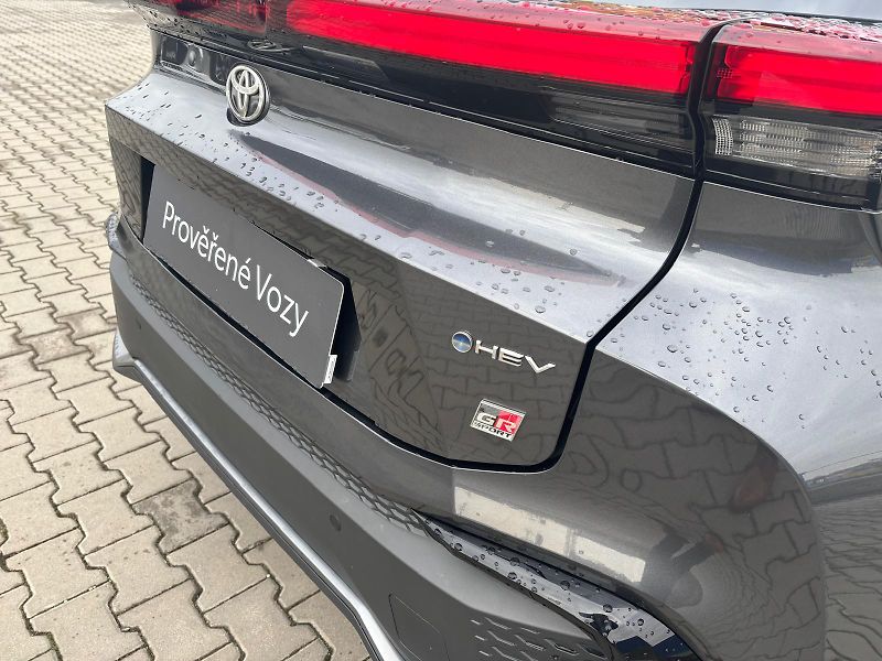 Toyota C-HR 2,0 HEV e-CVT GR Sport - fotka 30 z 30