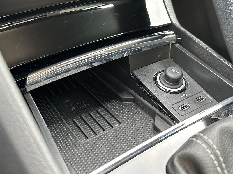 Škoda Karoq (2025) 2.0 TDI 4x4 DSG Sportline - fotka 25 z 36
