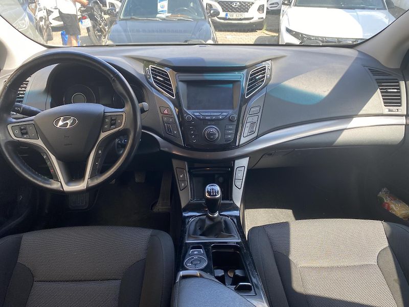 Hyundai i40 (2018) 1.7-104kW-NAVI - fotka 4 z 17