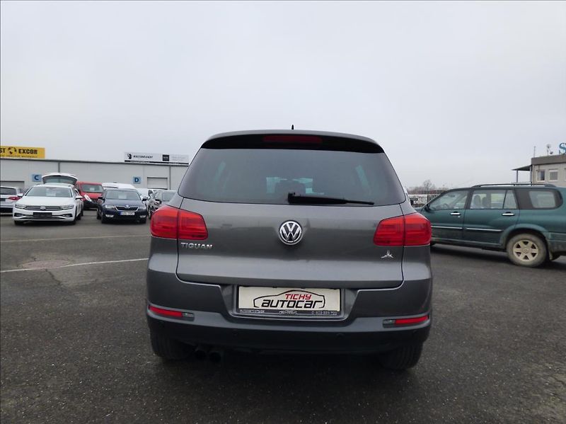Volkswagen Tiguan 1,4 TSI 90KW SPORT - fotka 4 z 50