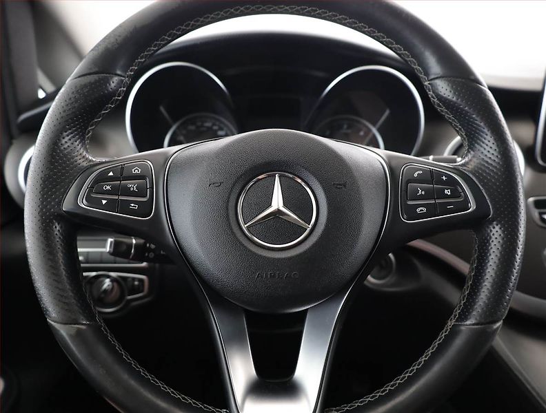 Mercedes-Benz Třídy V (2018) 250 d 4MATIC, DPH - fotka 7 z 19