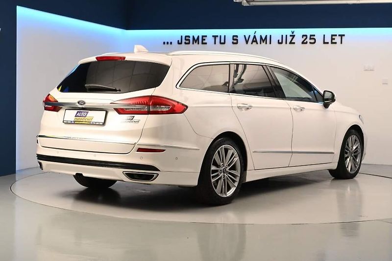 Ford Mondeo (2021) 2.0 VIGNALE 140 KW LED ACC Mas - fotka 5 z 39