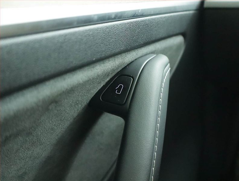 Tesla Model Y (2022) Long Range AWD 79kWh, SoH 92% - fotka 17 z 20