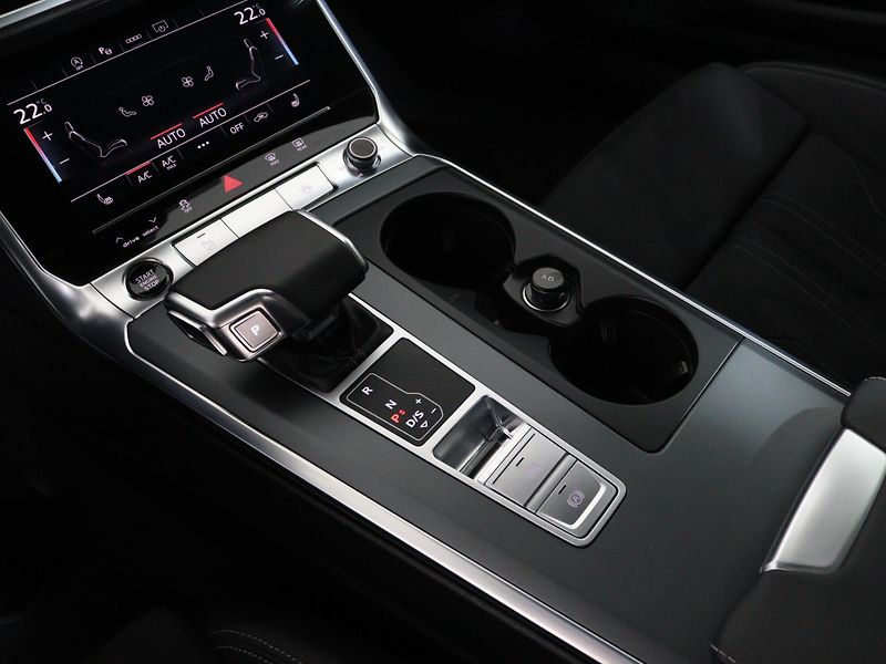 Audi A6 Avant Sline 50 TDI quattro  - fotka 11 z 28