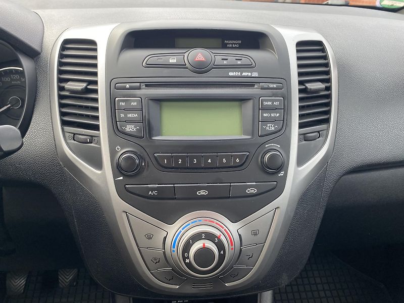 Hyundai ix20 (2011) 1.4i COMFORT,VÝB. STAV!! - fotka 18 z 34