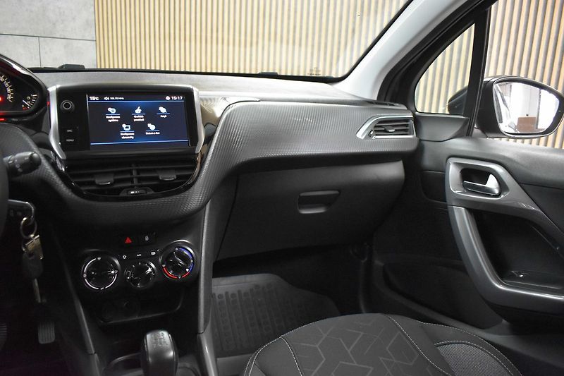 Peugeot 2008 1.2 PureTech*PO SERVISE*ČR* - fotka 9 z 32