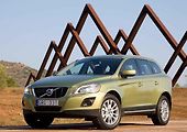 Volvo XC60 ve stáří deset let už nemusí stát moc a je spolehlivé