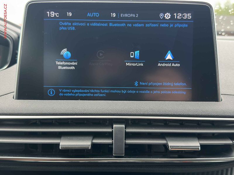 Peugeot 5008 (2020) 1.5 HDi, 2.maj,ČR, Allure - fotka 17 z 24