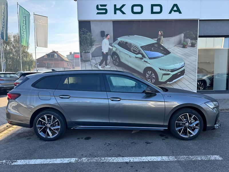 Škoda Superb (2026) 1,5 TSI iV 150 kW  Sportline - fotka 4 z 11