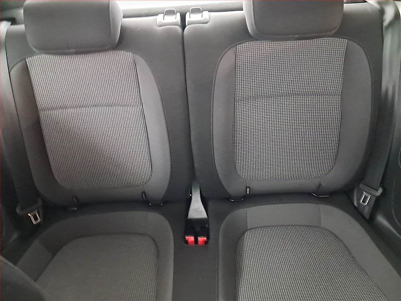 Volkswagen Beetle (2016) 1.2 TSI, ČR,1.maj, Bi-Xenony - fotka 10 z 19
