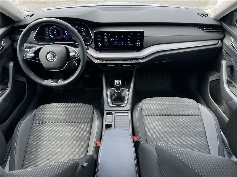 Škoda Octavia 2,0 TDI Combi Ambition Plus - fotka 6 z 21