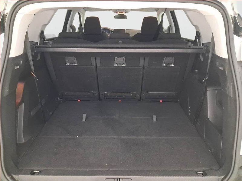 Peugeot 5008 (2019) 1.5 BlueHDi, Automat, 7 míst - fotka 14 z 16