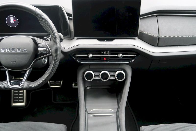 Škoda Kodiaq (2025) SPORTLINE 2.0 TDI 142 kW 4x4 D - fotka 22 z 27
