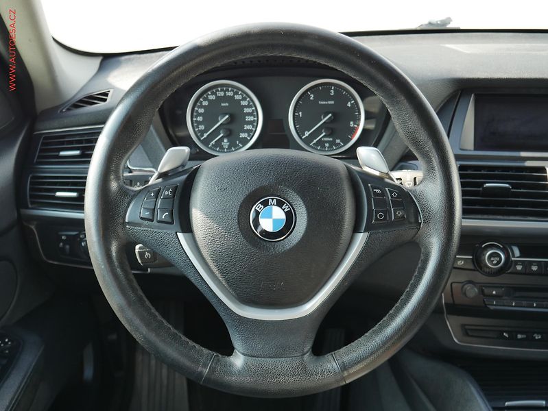 BMW X6 (2010) 3.0 D xDrive30d, AT - fotka 11 z 23
