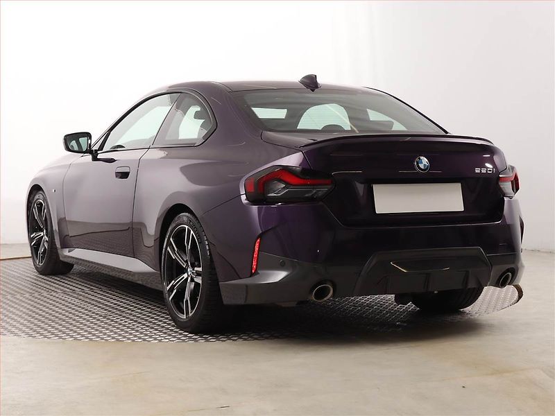 BMW Řada 2 (2022) 220 i - fotka 4 z 22
