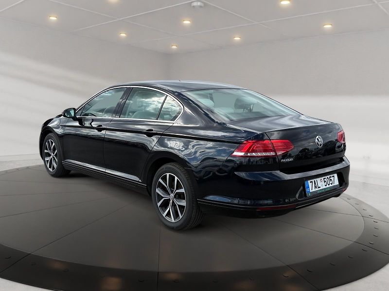Volkswagen Passat (2019) COMFORTLINE 2.0TDI 110kW CZ  - fotka 4 z 11