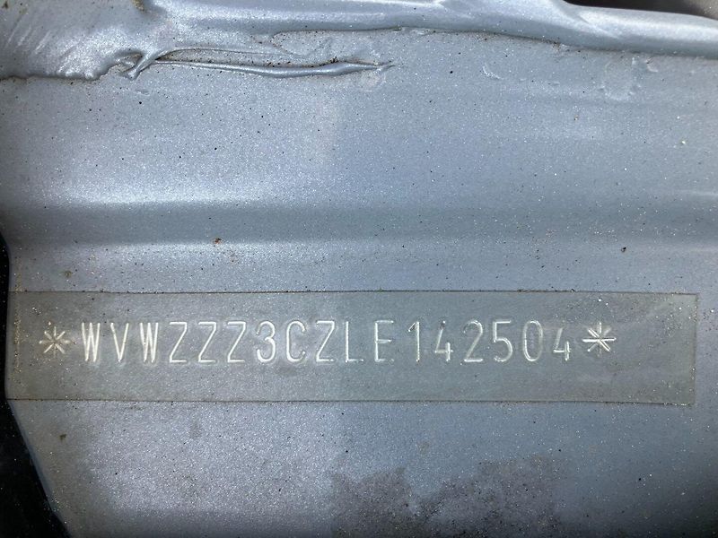 Volkswagen Passat Variant (2020) 2.0TDI 110kW DSG EL.TZ,NAVI - fotka 27 z 28
