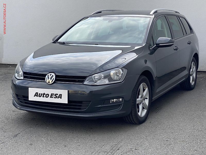 Volkswagen Golf (2015) 2.0TDi, ČR, AC, TZ, park - fotka 3 z 17