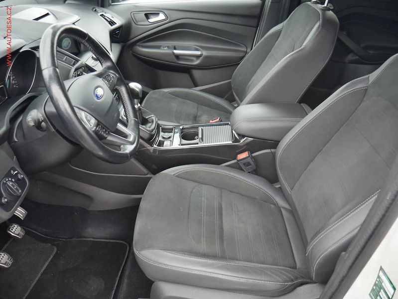 Ford Kuga (2017) 2.0 TDCi 4x4, ČR, ST-Line - fotka 9 z 23