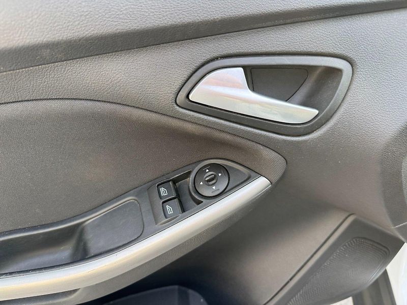 Ford Focus (2013) Trend 1.6 TDCi - fotka 28 z 29