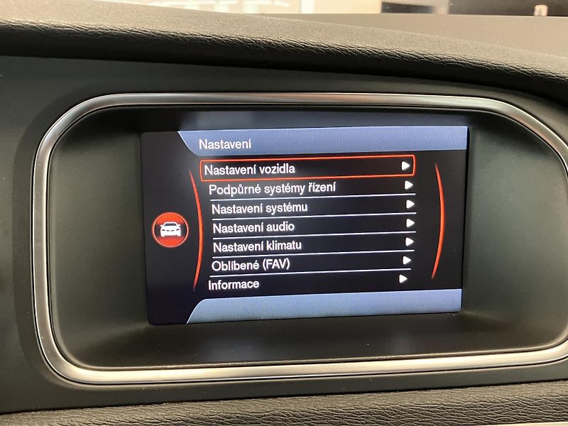 Volvo V40 T3 FWD Momentum MT6 - fotka 30 z 40