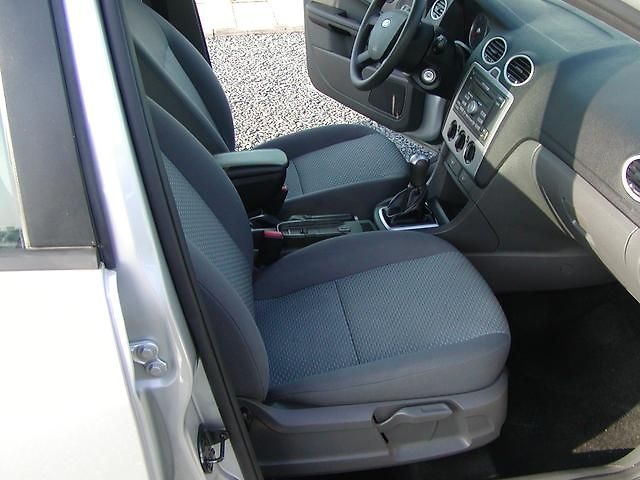 Ford Focus (2006) 1.6TDCi,ESP,EL. SEDAČKY - fotka 18 z 22