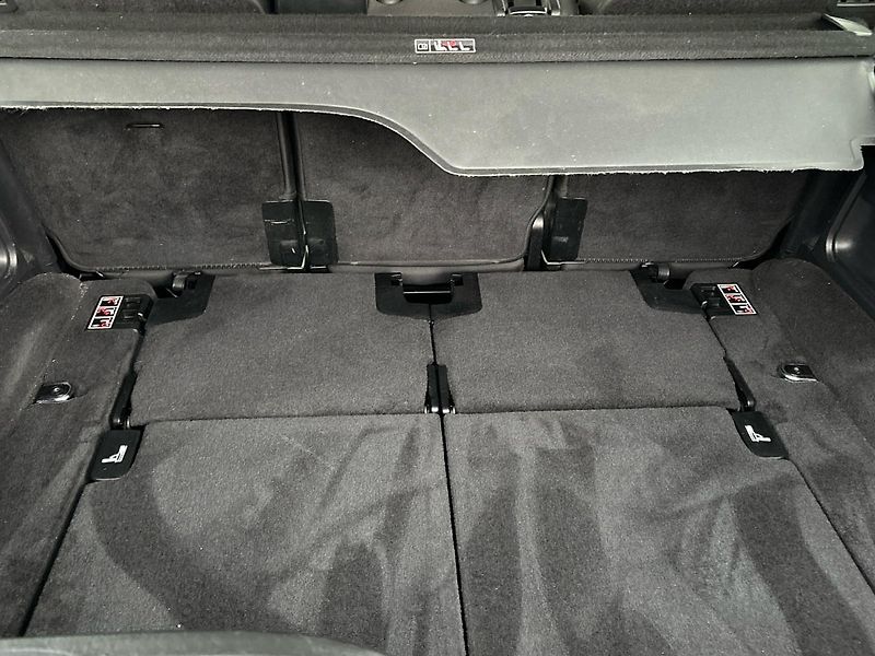 Land Rover Discovery (2015)  3.0l TDV6 SE AUTO 4WD - fotka 9 z 25