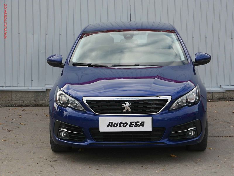 Peugeot 308 (2018) 1.5HDi, AC, tempo, navi - fotka 2 z 24