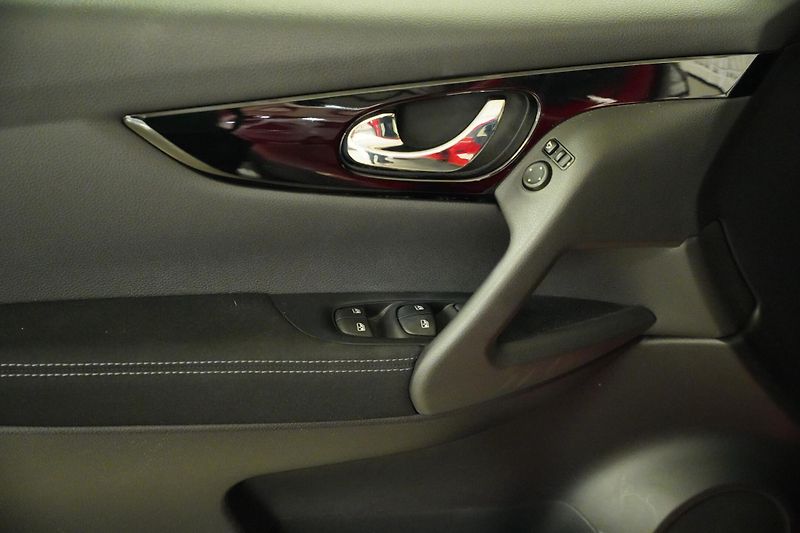Nissan Qashqai - fotka 12 z 24