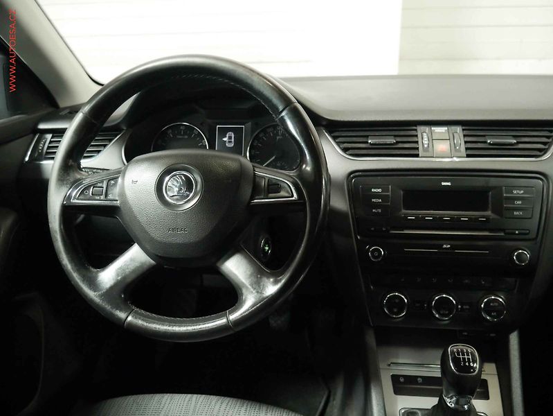 Škoda Octavia (2013) 1.8 TSi, ČR, AC - fotka 11 z 16