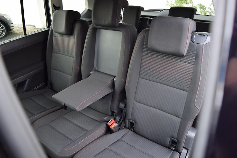 Volkswagen Touran (2017) 2.0TDI 110kw 7MÍST TAŽNÉ NAVI - fotka 16 z 50