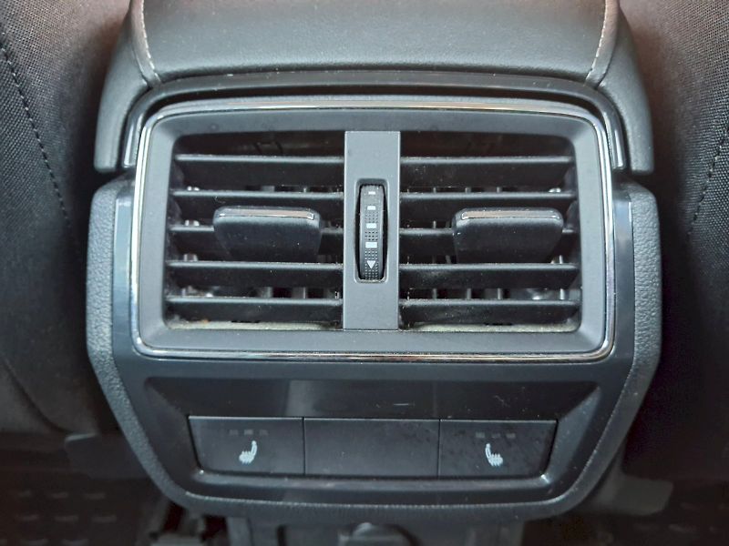 Škoda Karoq (2020) Style DSG 1,5TSi 110kW - fotka 30 z 35