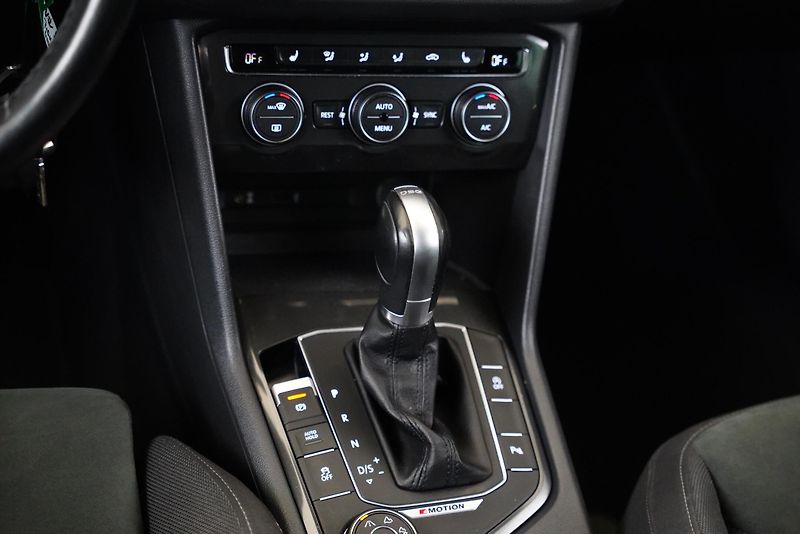 Volkswagen Tiguan - fotka 22 z 25