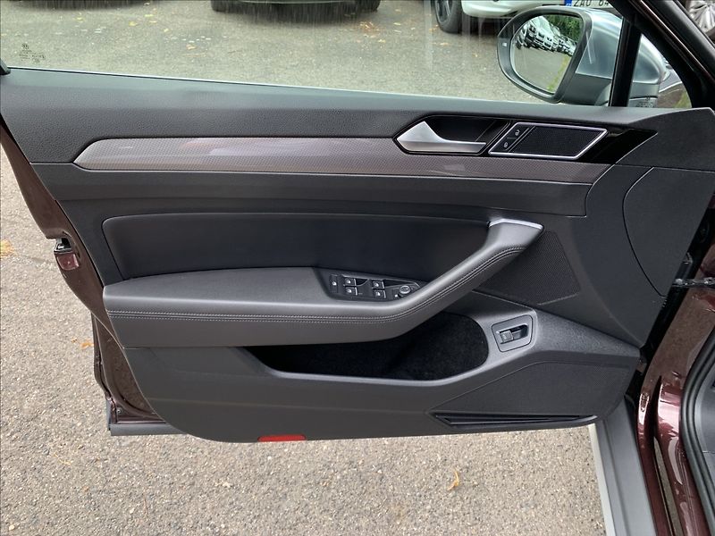 Volkswagen Passat 2,0 TDI ALLTRACK 1.MAJ.,ČR,SER - fotka 15 z 20