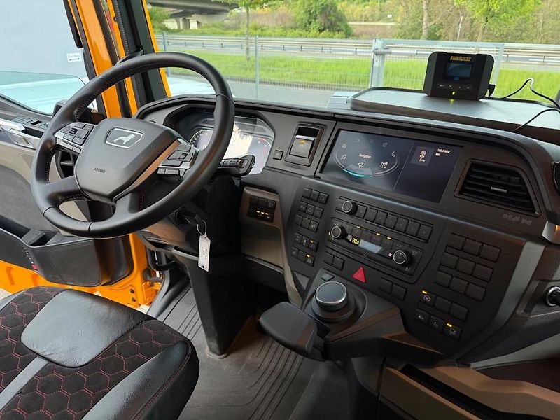 MAN TGX (2022) 26.640 6x2 tahač EURO 6 - fotka 13 z 22