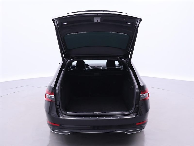 Škoda Superb 2,0 TDI DSG L&K DPH CZ - fotka 9 z 45