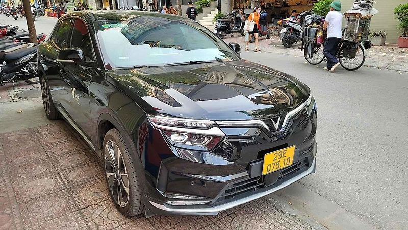 Jeden z prvních vozů Škoda na území Vietnamu. Právě ten jsem zkoušel v ulicích hlavního města
