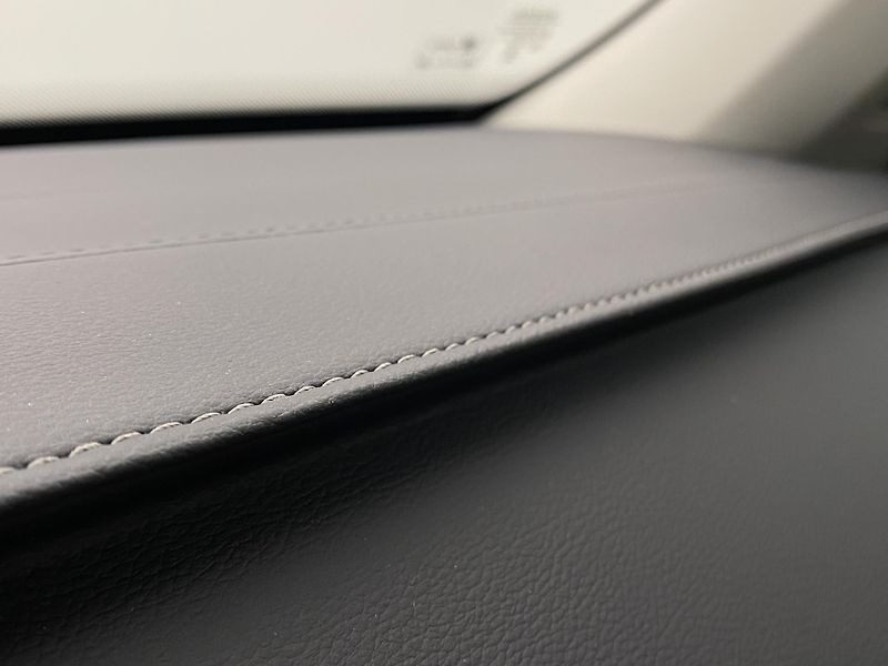 Volvo XC90 B5 AWD INSCRIPTION REZERVACE - fotka 29 z 54