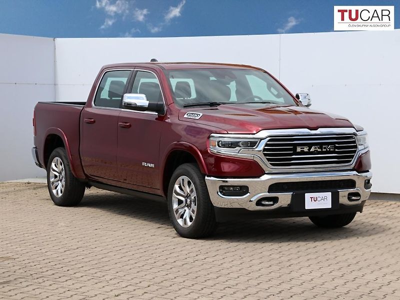 RAM 1500 (2024) Longhorn 5.7 V8 Hemi  - fotka 2 z 47