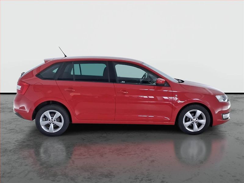 Škoda Rapid (2014) Spaceback 1.2 TSI - fotka 6 z 21