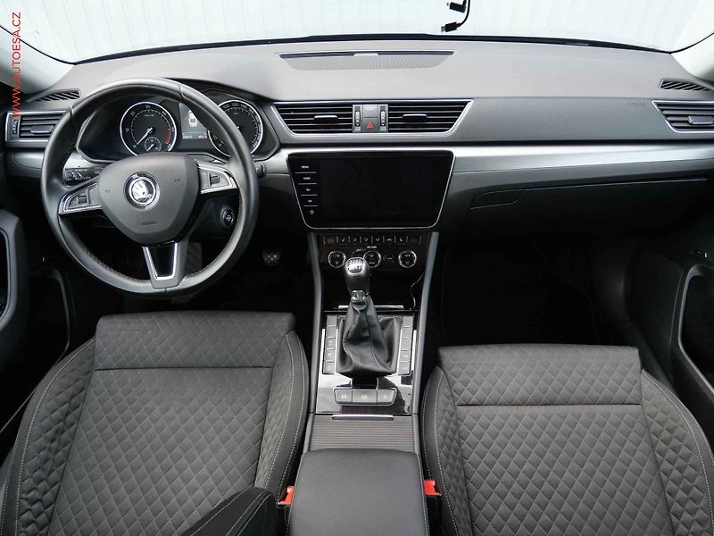 Škoda Superb (2017) 2.0TDi, Bixen, navi - fotka 8 z 32