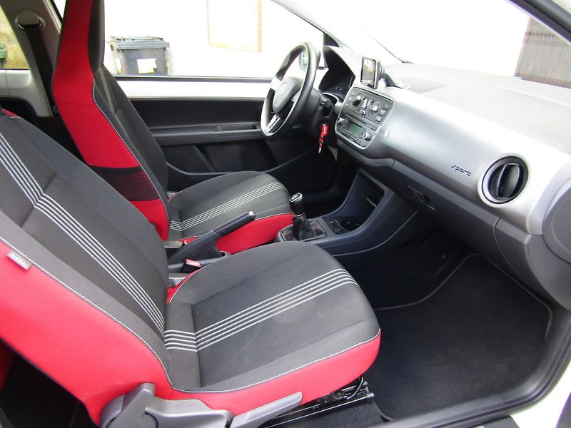 Škoda Citigo (2013) 1.0 MPI 55kW - fotka 21 z 31