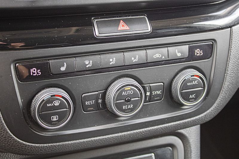 Volkswagen Sharan Highline - fotka 18 z 26