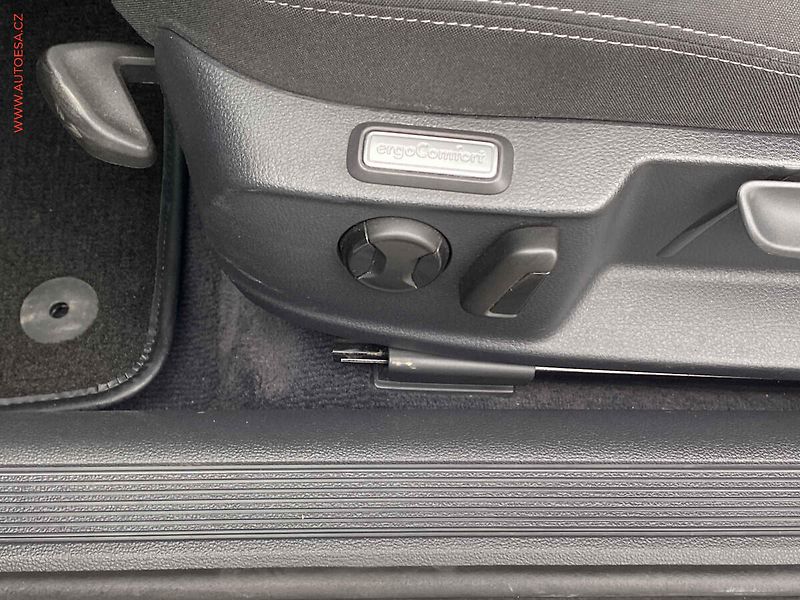 Volkswagen Passat (2017) 1.4 TSi, Comfortline, Webasto - fotka 12 z 17