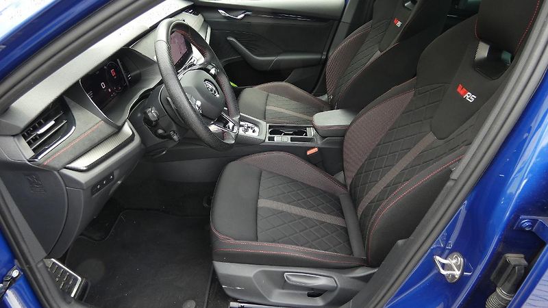 Škoda Octavia 2.0 TSI 180kW DSG RS - fotka 19 z 27