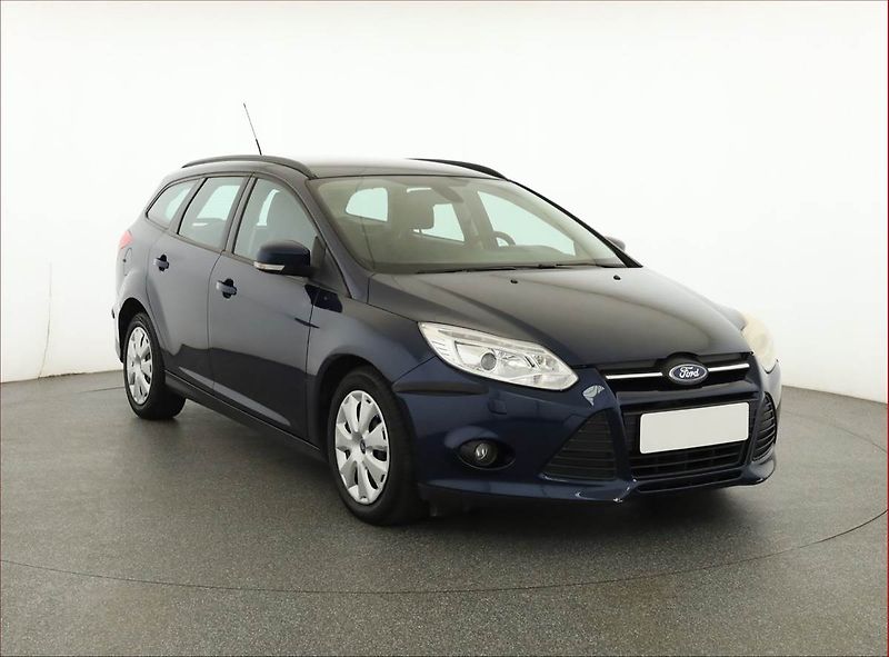 Ford Focus (2013) 1.6 TDCi, po STK, Tažné - fotografie inzerátu