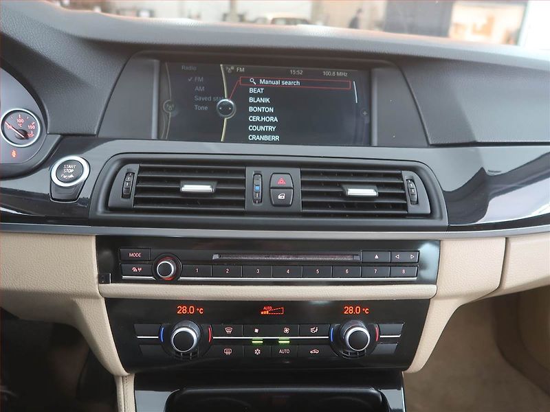BMW Řada 5 (2011) 530d, Automat, Navi, Tempomat - fotka 12 z 22