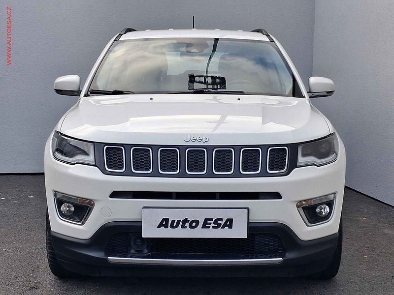 Jeep Compass (2018) 1.4T, Limited, navi - fotka 2 z 19