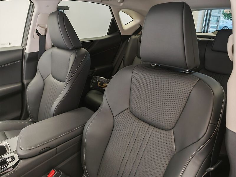 Lexus NX 450h plus 450h+ Executive Top - fotka 16 z 39