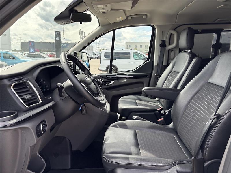 Ford Tourneo Custom 2,0 EcoBlue Titanium X 136kW - fotka 24 z 45